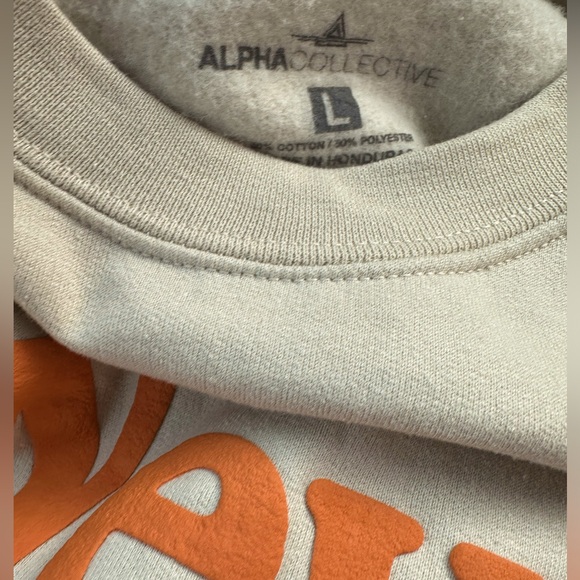 Alpha Collective Crewneck Sweatshirt "Never Grow Up" Puffy Letters - Picture 4 of 4